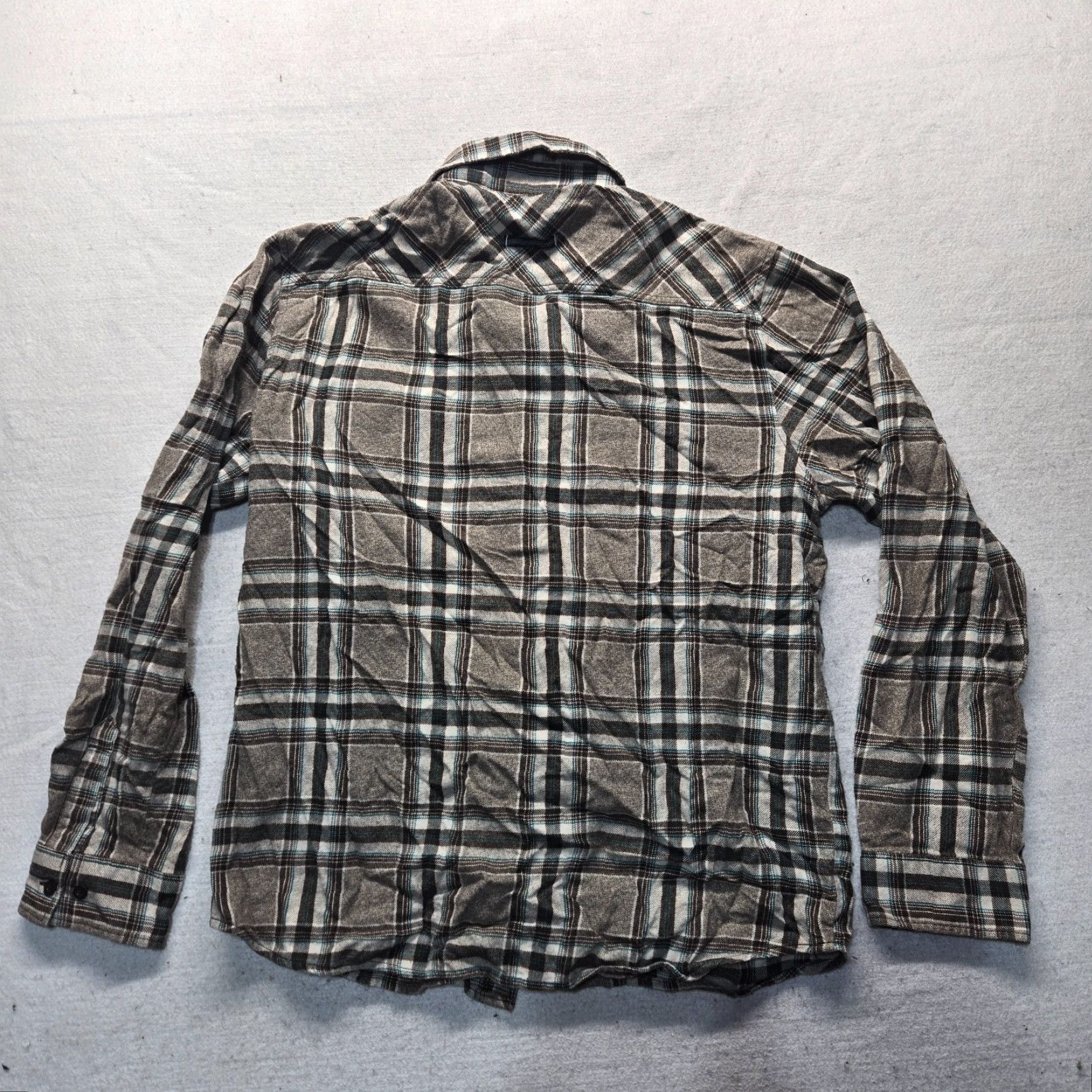 Van Heusen VINTAGE Van Heusen Shirt Plaid Gray Flannel Cotton Adult 2XL Button-Up Long Sleeve Relaxed Mens XXL Gray Plaid Shirt Size US XXL / EU 58 / 5 - 7 Thumbnail