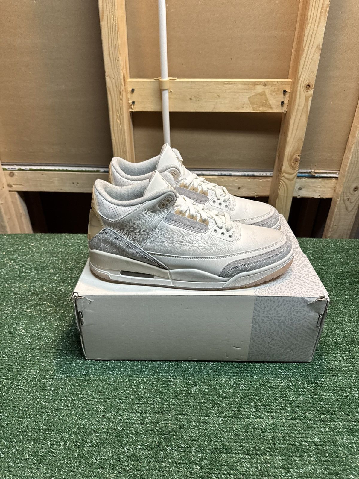Jordan Brand Jordan Retro 12 Craft Ivory Size 12 Size US 12 / EU 45 - 8 Thumbnail