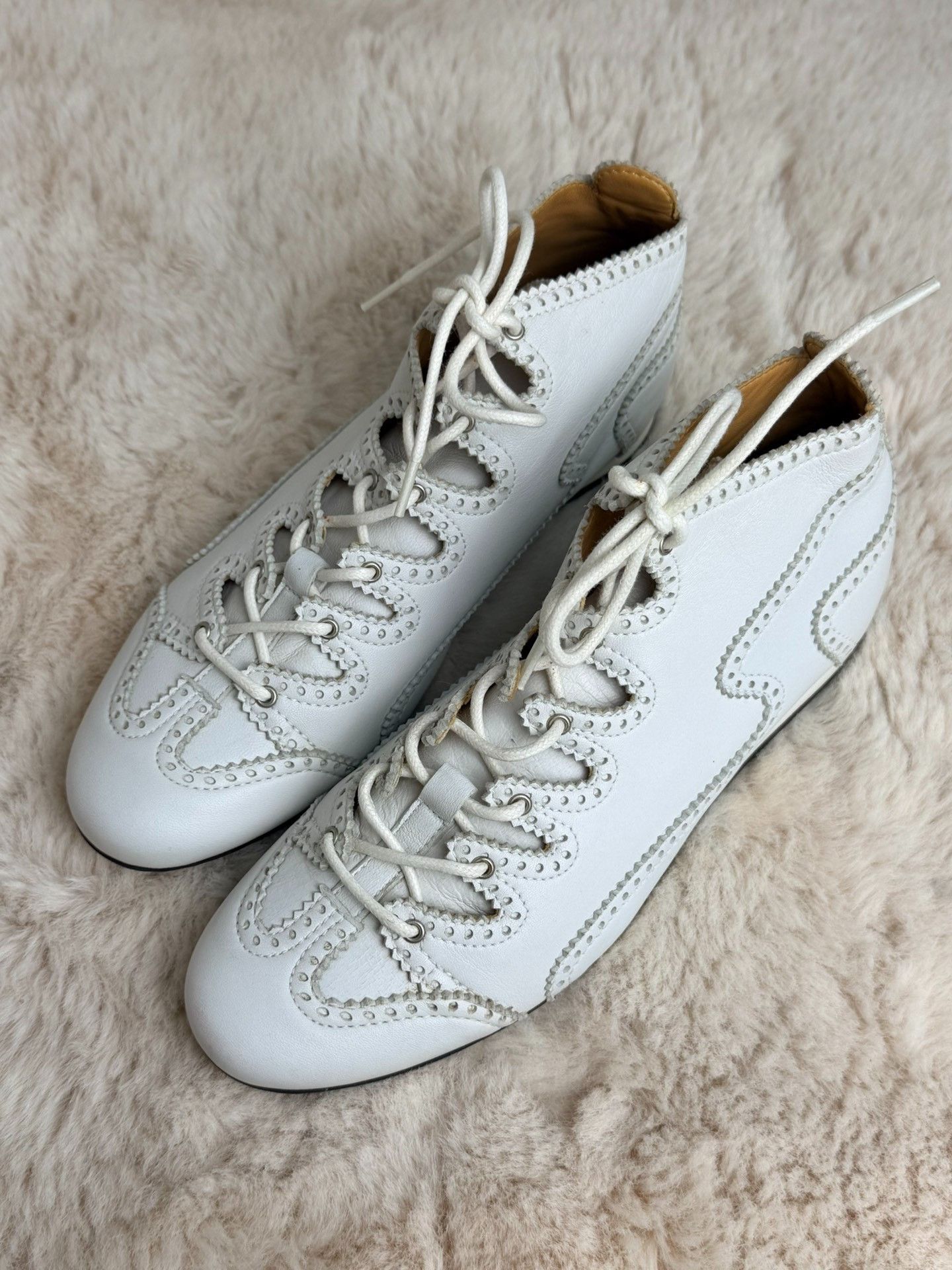 Hermes Hermes Casual White Hitop Sneakers us_6-5 Women Size US 6.5 / IT 36.5 - 1 Thumbnail