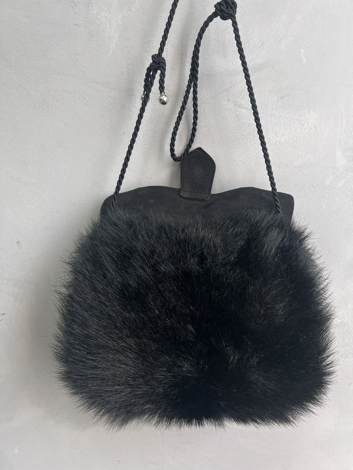 Le Grande Bleu (L.G.B.) REAL FUR FUZZY BAG MESSENGER legrandebleu STYEL Size ONE SIZE - 9 Thumbnail