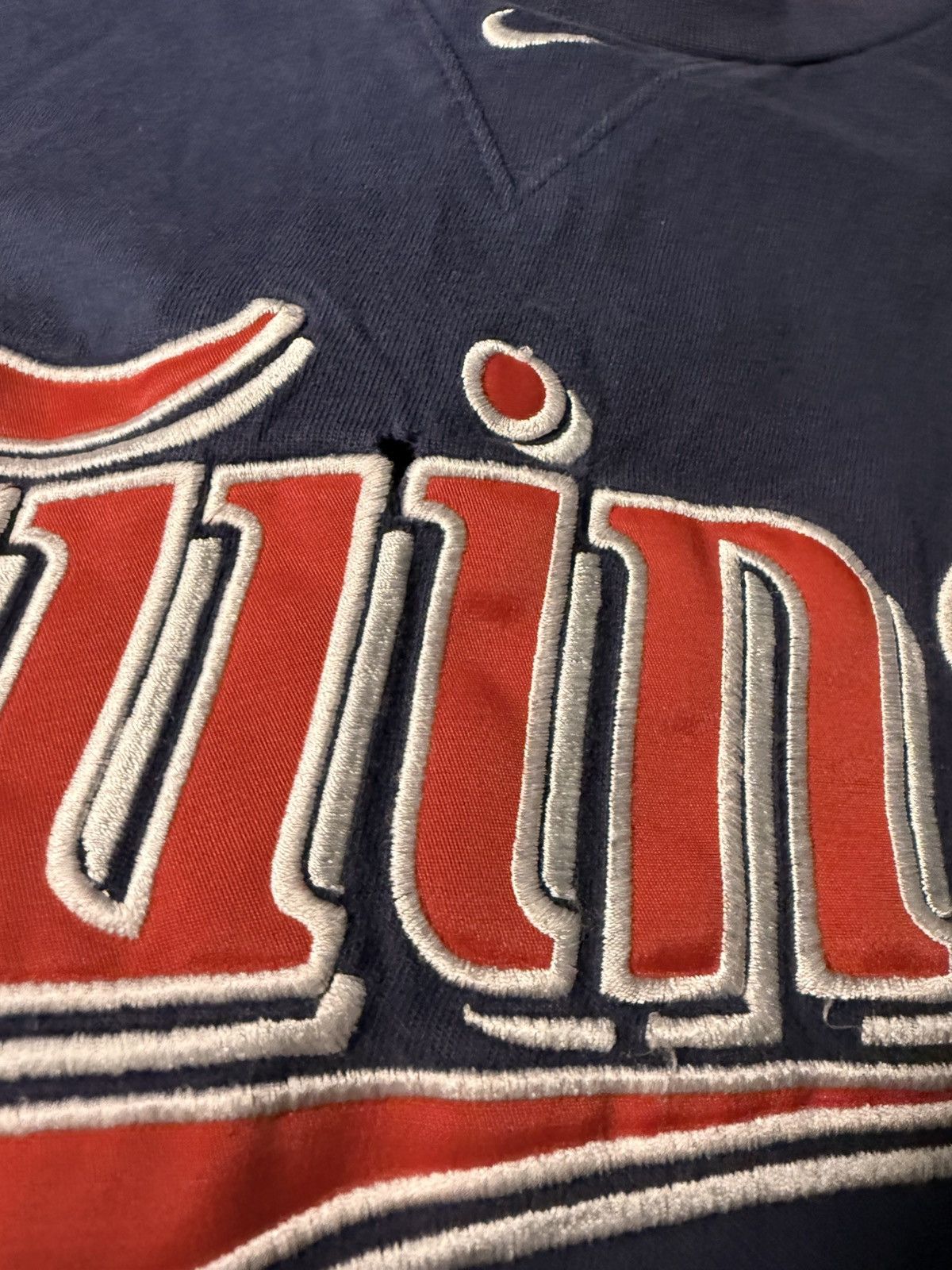 Nike Vintage Nike Minnesota Twins Embroidered T Shirt Size US XL / EU 56 / 4 - 4 Thumbnail