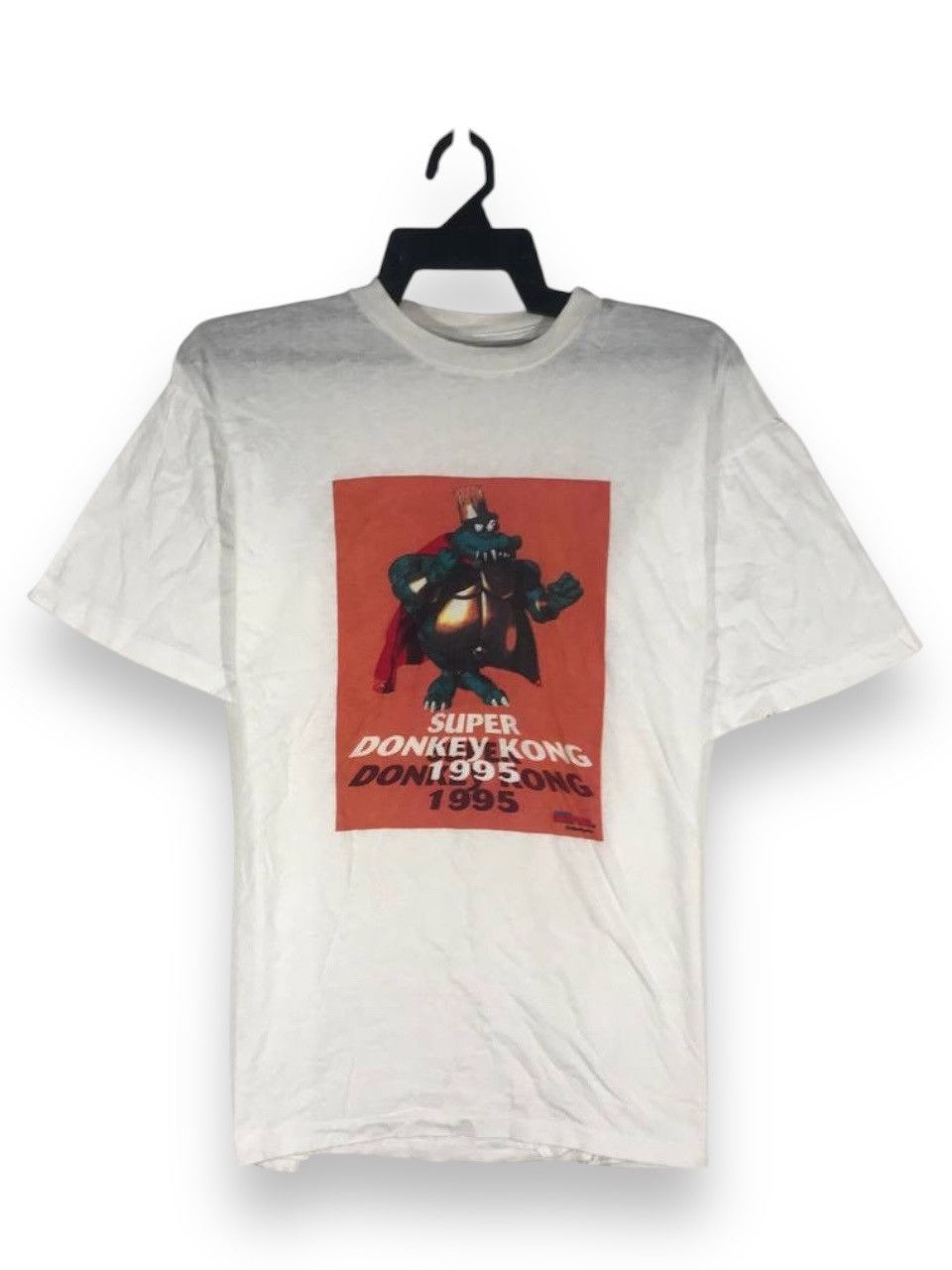 Nintendo × Vintage Vintage 1995 super donkey kong game king kong Size US L / EU 52-54 / 3 - 1 Thumbnail