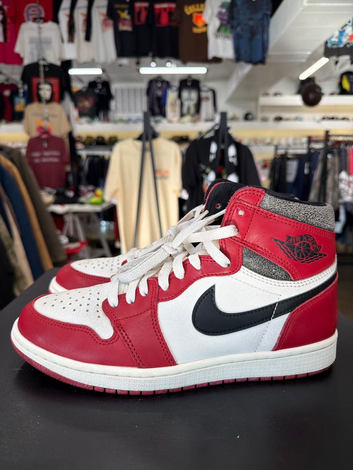 Jordan Brand Air Jordan 1 Chicago Lost & Found Size 9 (2022) Size US 9 / EU 42 - 7 Thumbnail