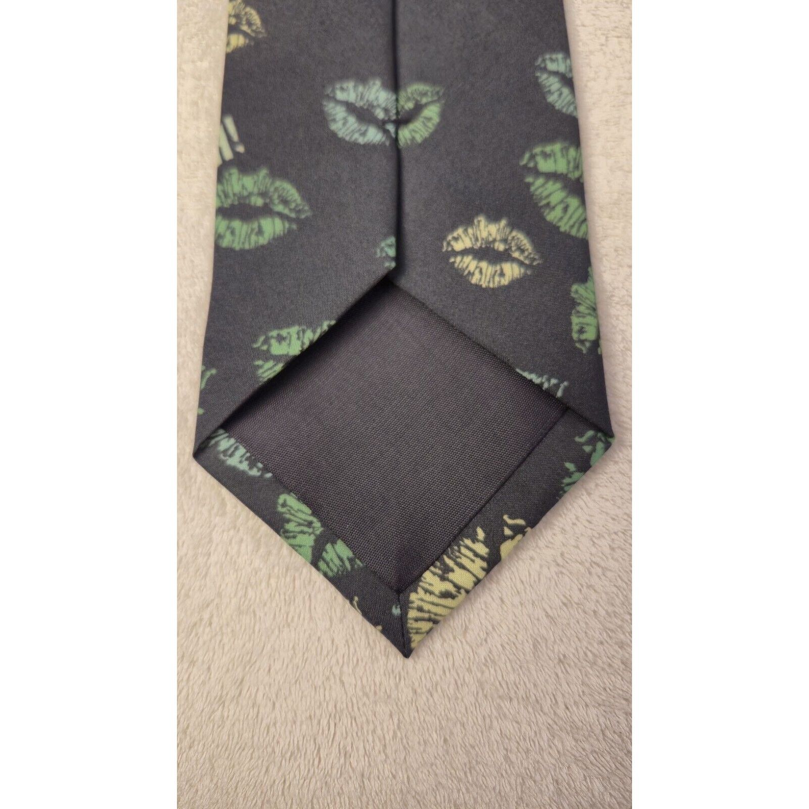 Ralph Marlin Vintage Ralph Marlin Kiss Me I'm Irish Green Necktie 1995 Size ONE SIZE - 4 Thumbnail