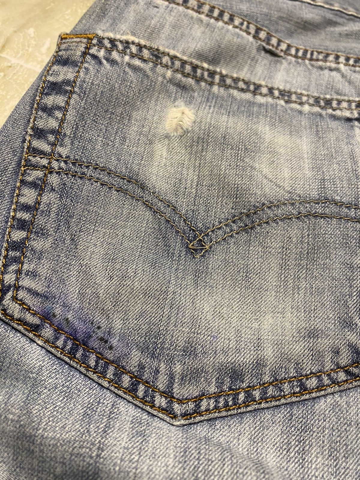 Levi's Light blue Levi’s distressed jean 505 Size US 34 / EU 50 - 12 Thumbnail