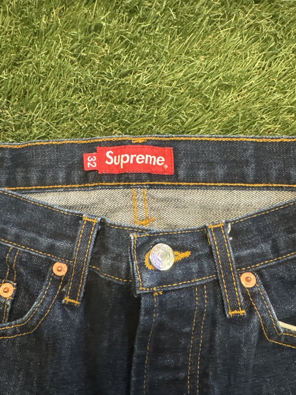 Supreme jeans shops size 32