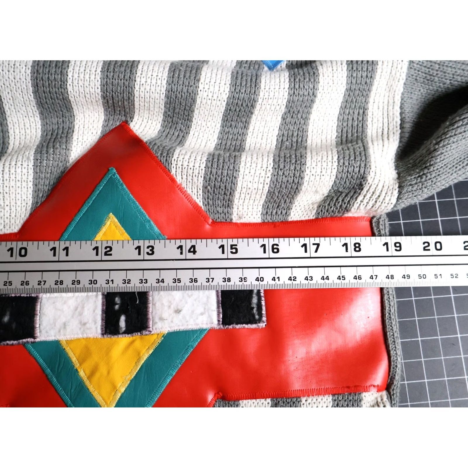 Vintage VINTAGE 80s Abstract Pattern Sweater Women's Small Gray Striped Faux Leather Knit VTG Size S / US 4 / IT 40 - 5 Thumbnail