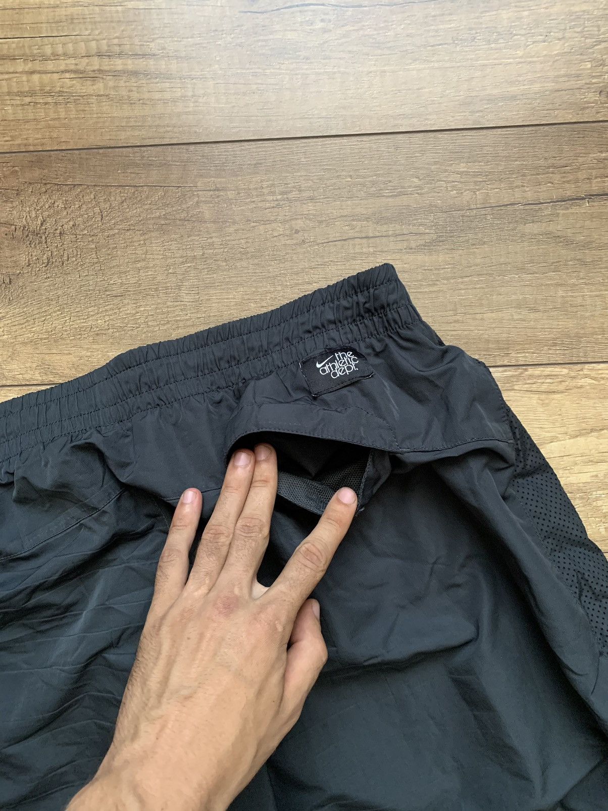 Vintage Nike Nylon Track Pants Vintage Y2K Logo Swoosh Size US 36 / EU 52 - 7 Thumbnail