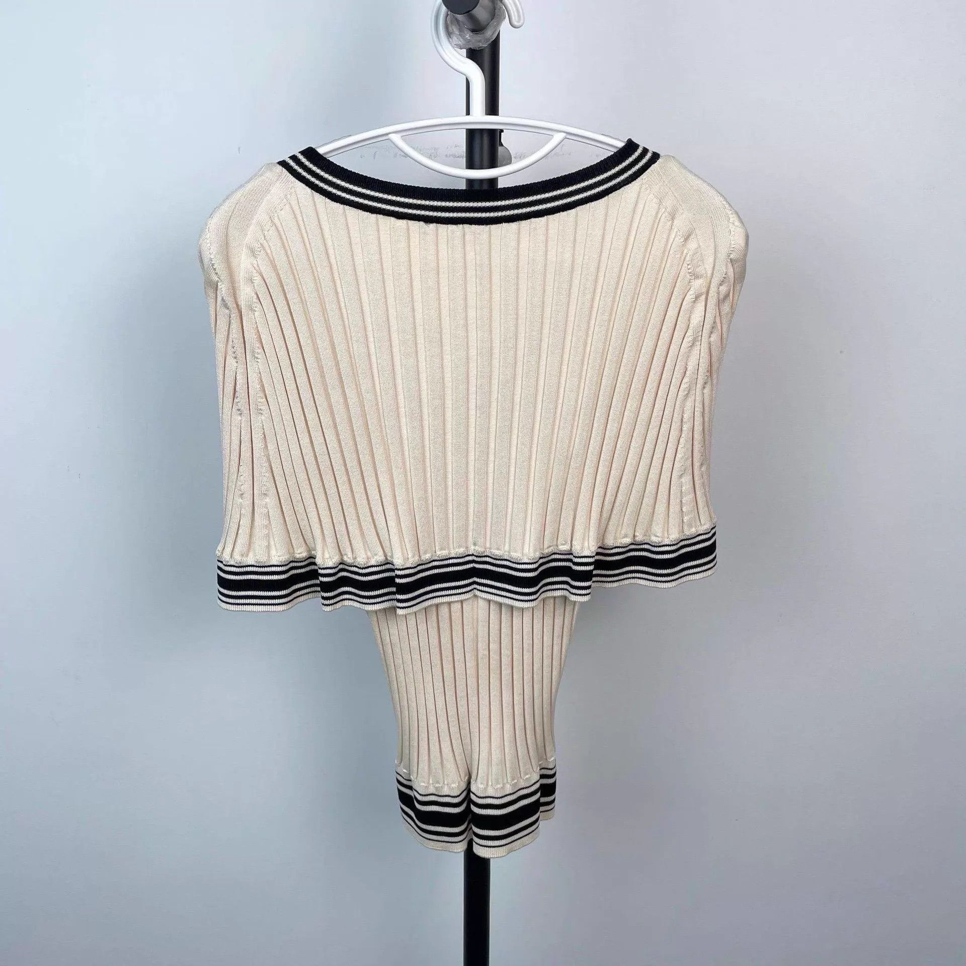 Chanel Chanel Sweater Shirts Size XS / US 0-2 / IT 36-38 - 6 Thumbnail