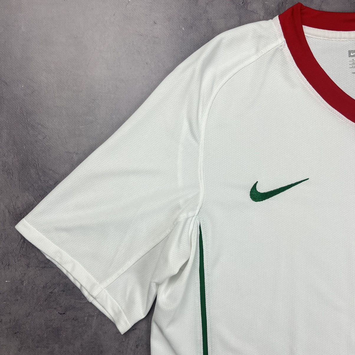 Nike Rare! Portugal Nike Away Shirt Soccer Jersey 2008/10 Size US M / EU 48-50 / 2 - 3 Thumbnail