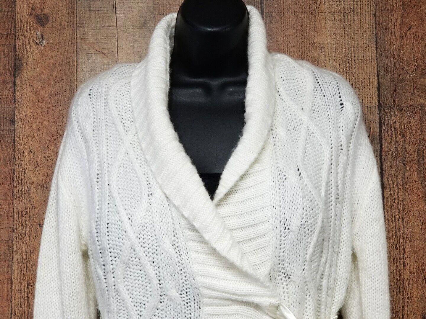 Designer Roommates Sweater Size Medium White Ivory Ties at waist v Size M / US 6-8 / IT 42-44 - 2 Thumbnail