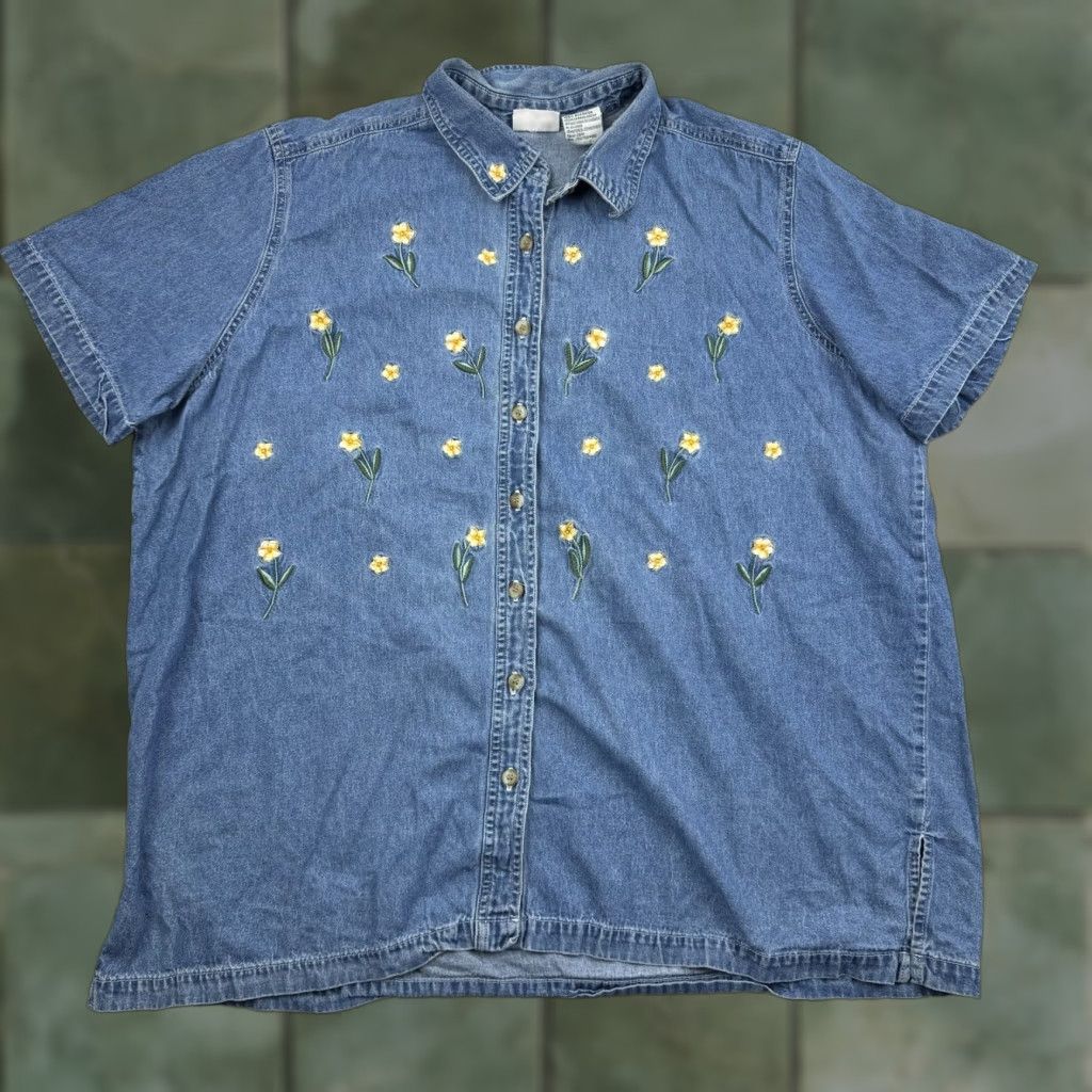 Vintage VINTAGE Bobbie Brooks Denim Button-Up Shirt Women's 18W Floral Short Sleeve Blue 90s Casual Size XXL / US 16-18 / IT 52-54 - 1 Thumbnail