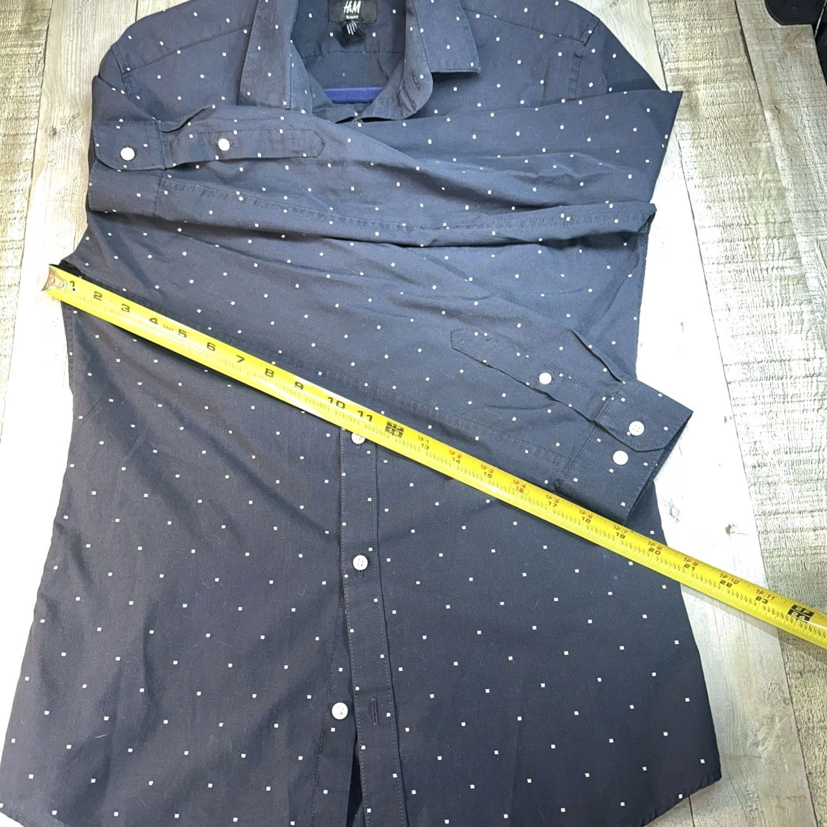 H&M H&M Men’s Button-Up Long Sleeve Shirt Small Black Shirt Mens XS? Size US S / EU 44-46 / 1 - 4 Thumbnail