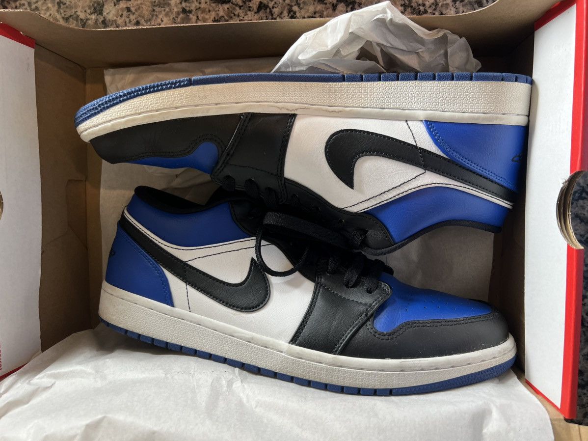 Jordan Brand 2019 Air Jordan 1 Low 'Royal Toe' Size US 11 / EU 44 - 2 Thumbnail