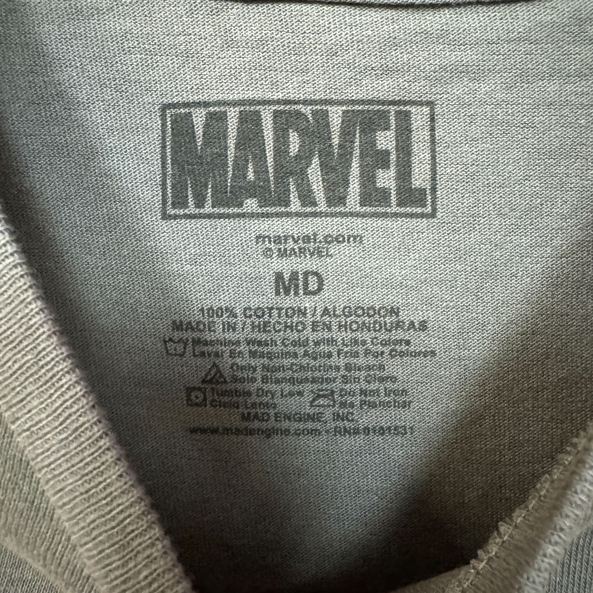 Marvel Comics Dead Pool Survival Kit T-shirt size medium Size US M / EU 48-50 / 2 - 4 Thumbnail