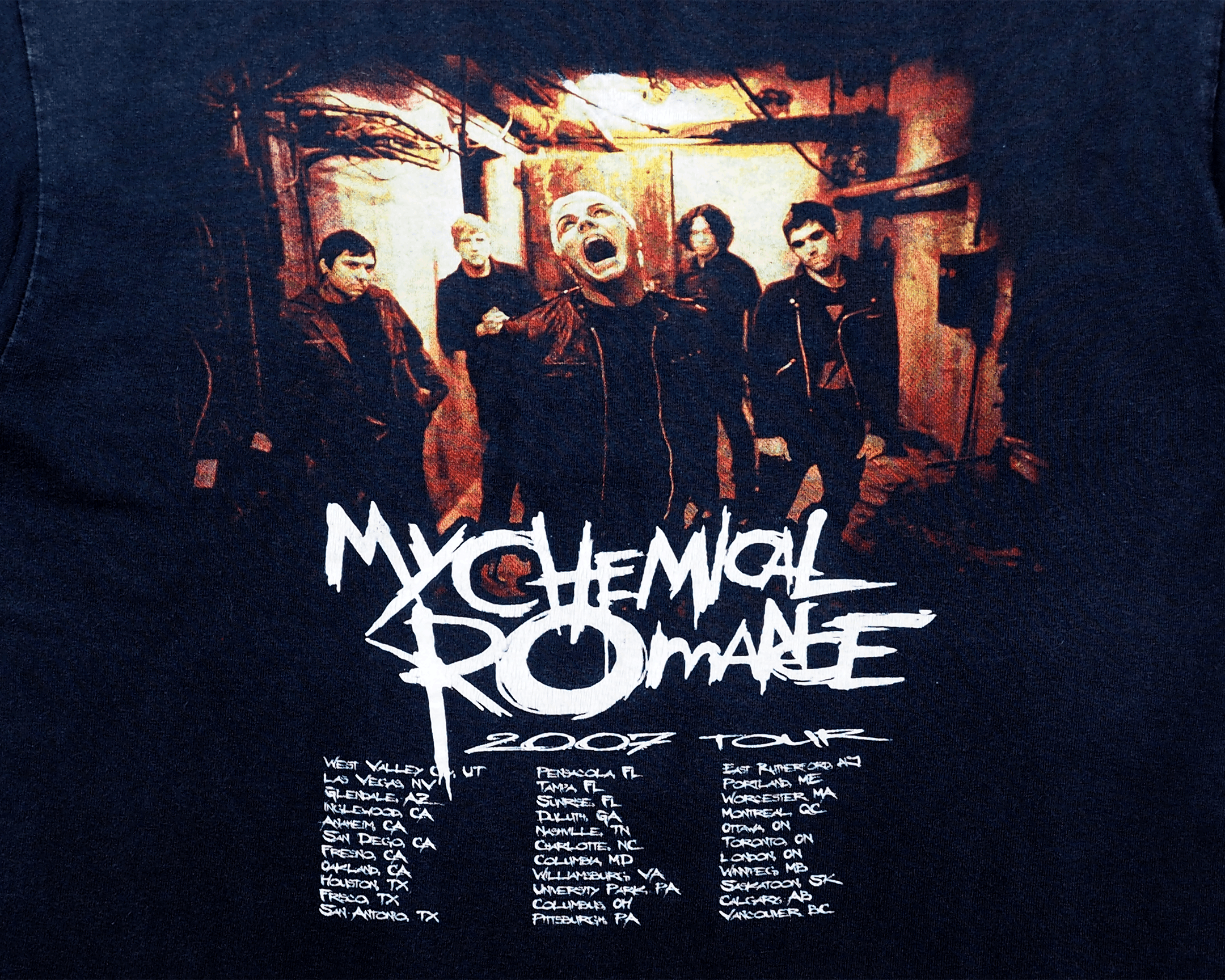 Vintage Vintage 2007 My Chemical Romance Tour Shirt L Size US L / EU 52-54 / 3 - 5 Thumbnail