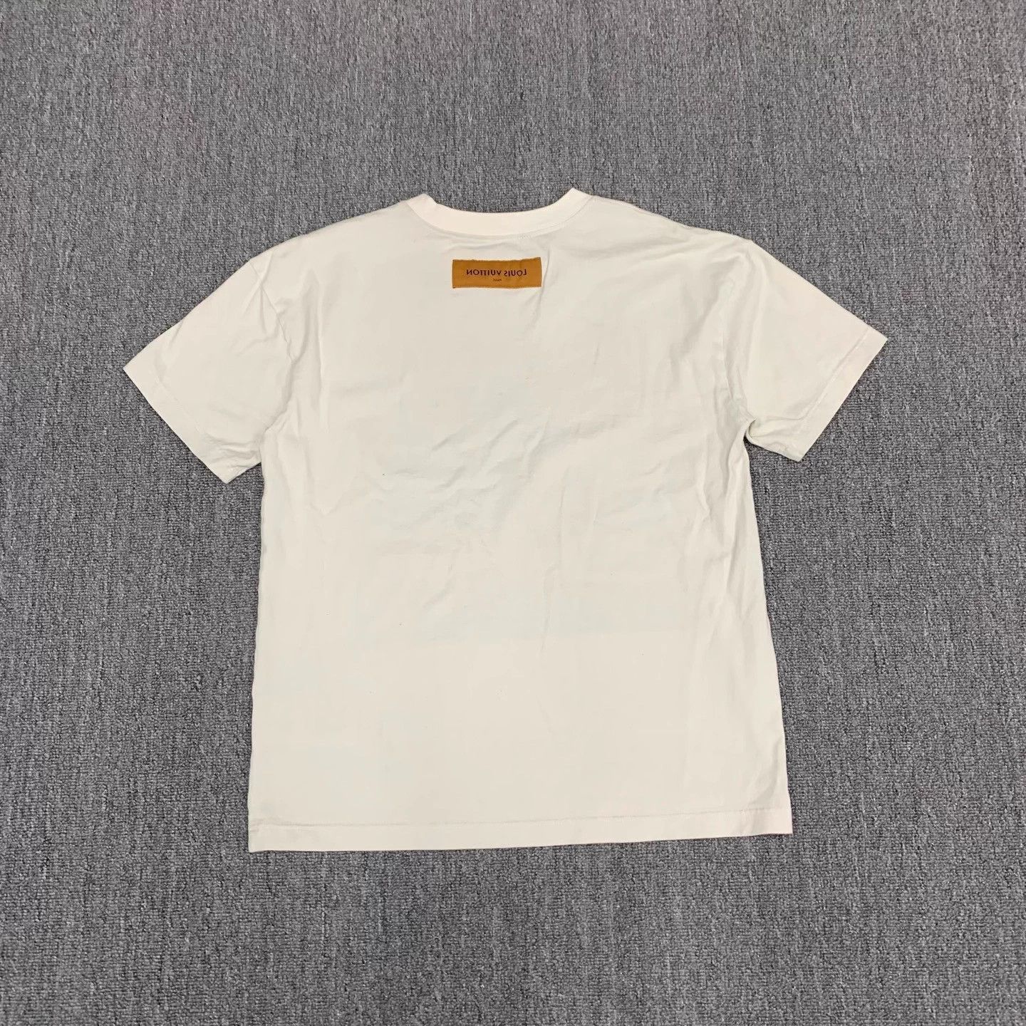 Louis Vuitton LV White Graffiti House Short-Sleeve T XS 9/10 Size US XS / EU 42 / 0 - 2 Thumbnail