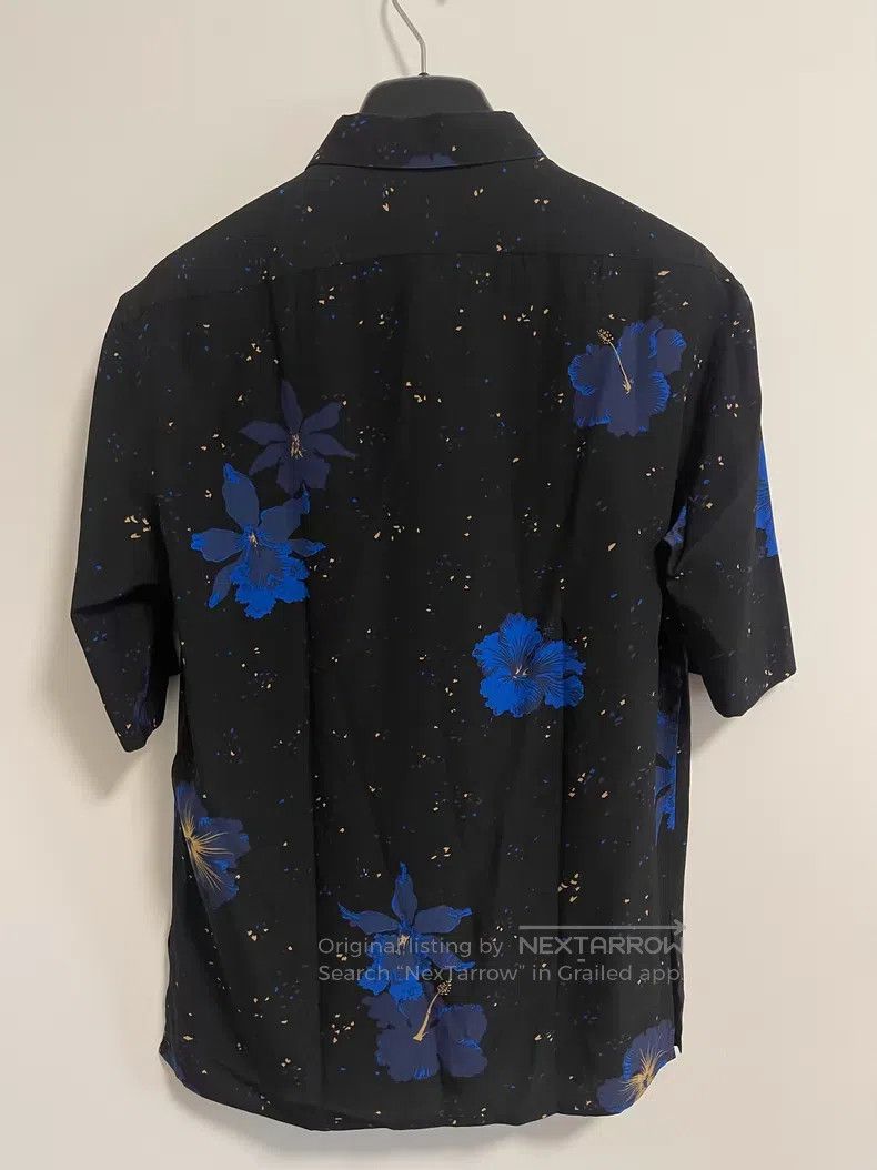 Saint Laurent Paris Saint Laurent Paris Size 37 Blue hibiscus shirt i Size US M / EU 48-50 / 2 - 2 Thumbnail