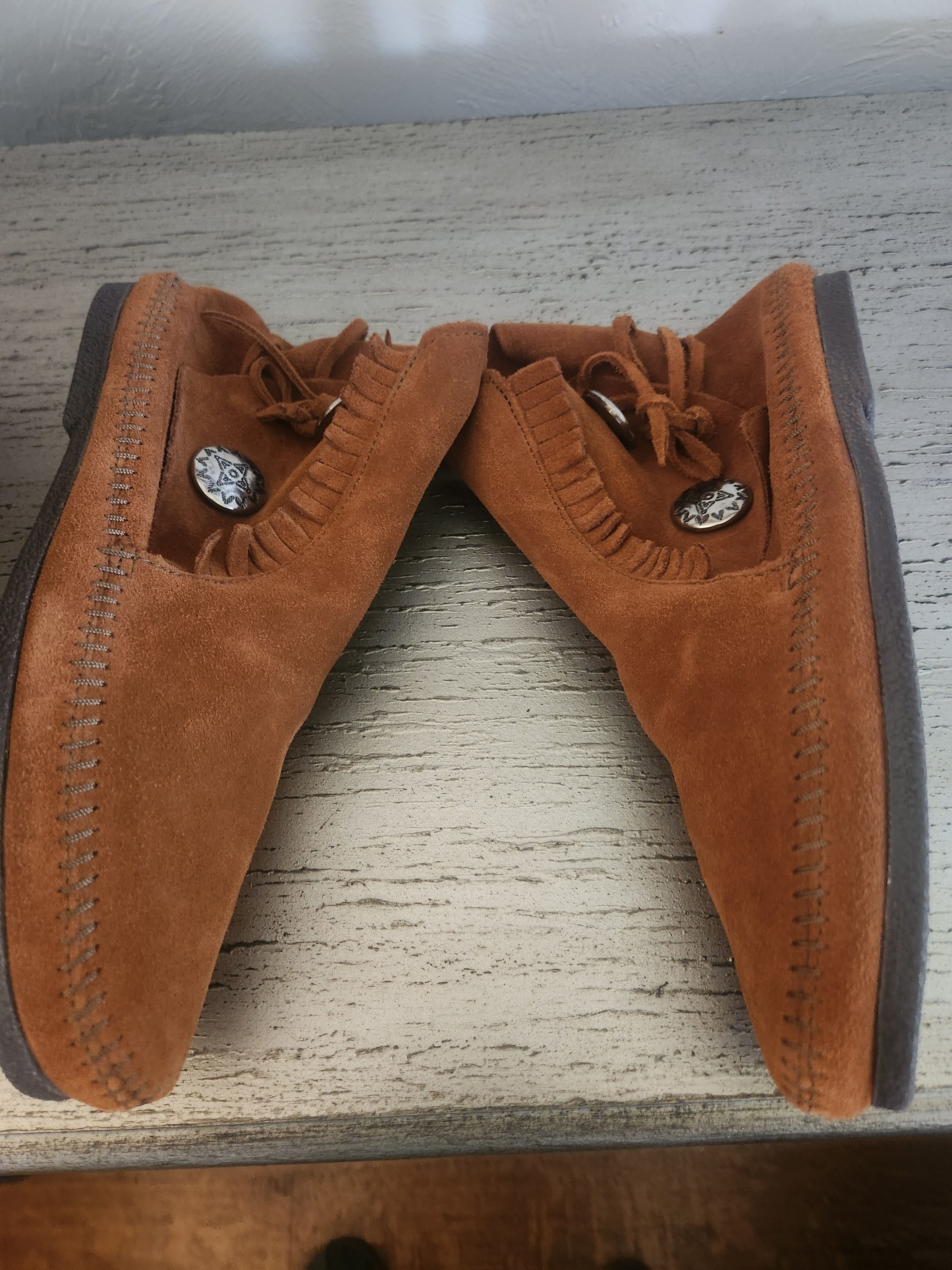 Minnetonka Two Button Soft Sole Bootie Slipper Size US 9 / IT 39 - 2 Thumbnail