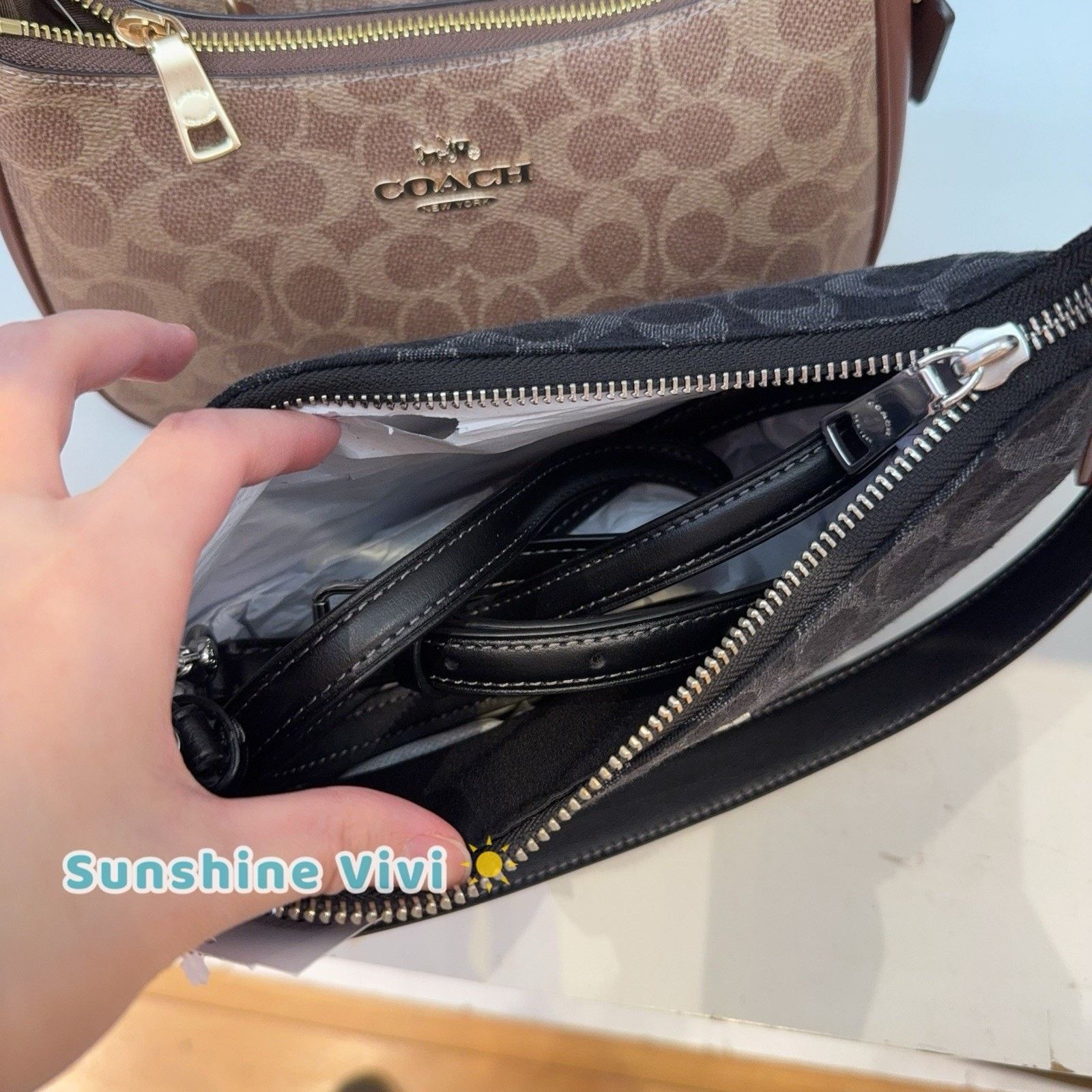 Coach NWT Coach Teri Shoulder Bag Signature Denim CDE43 Black Size ONE SIZE - 8 Thumbnail