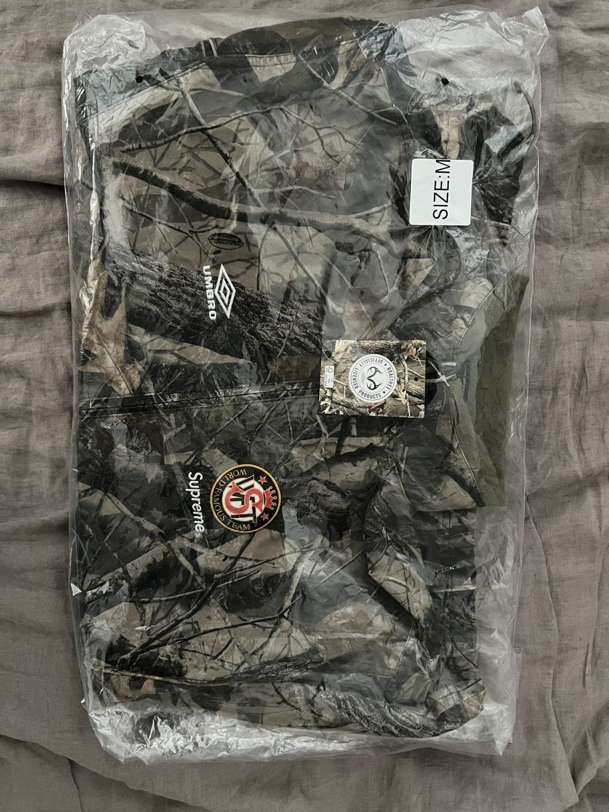 Supreme × Umbro Size Medium Supreme X Umbro Ripstop Track Jacket Camo Size US M / EU 48-50 / 2 - 3 Thumbnail