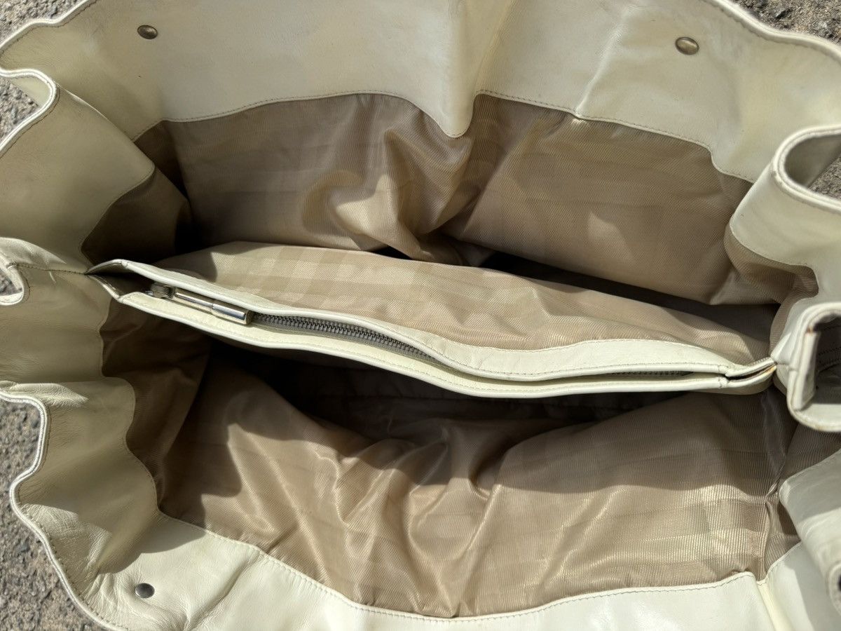 Burberry Burberry Belt White Quilted Leather Tote Bag Size ONE SIZE - 14 Thumbnail
