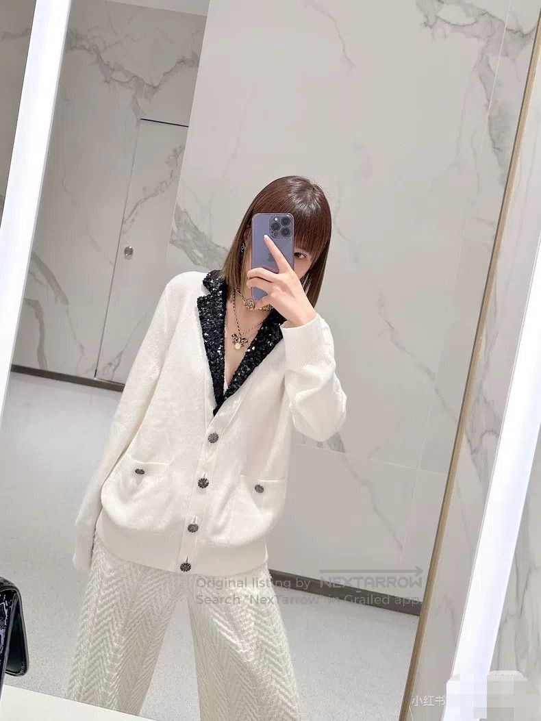 Chanel Chanel 23C white cashmere black sequin lapel knitted long- Size XS / US 0-2 / IT 36-38 - 2 Thumbnail