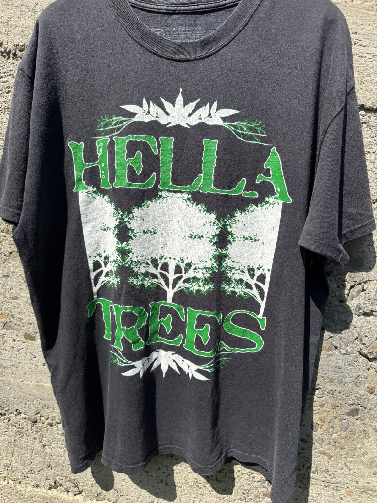 Vintage Vintage Hella Trees Y2k Distressed Tee Size US L / EU 52-54 / 3 - 7 Thumbnail