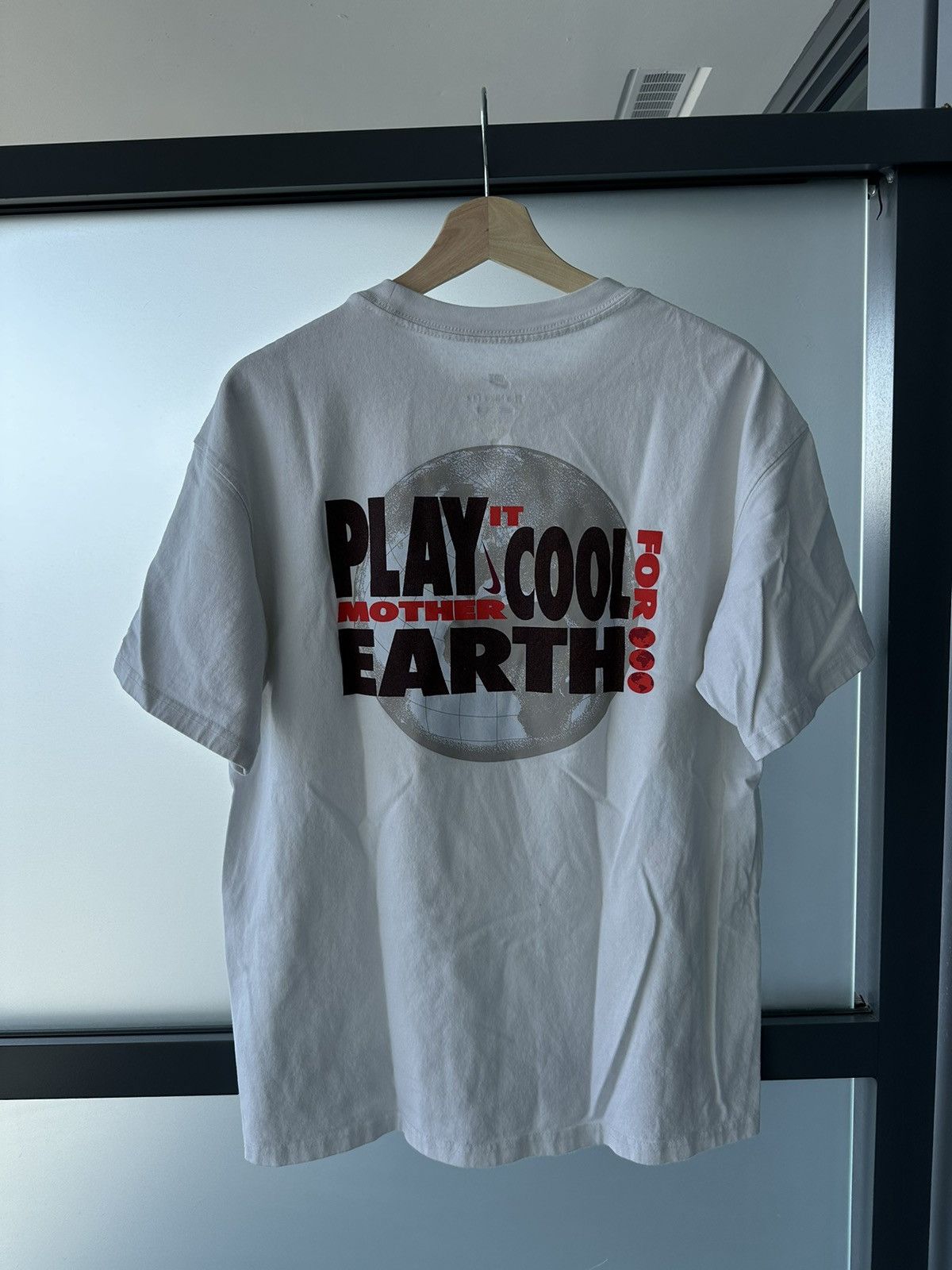 Nike Nike Sportswear Earth T-Shirt 'White' FB9812-133 Size US L / EU 52-54 / 3 - 1 Thumbnail