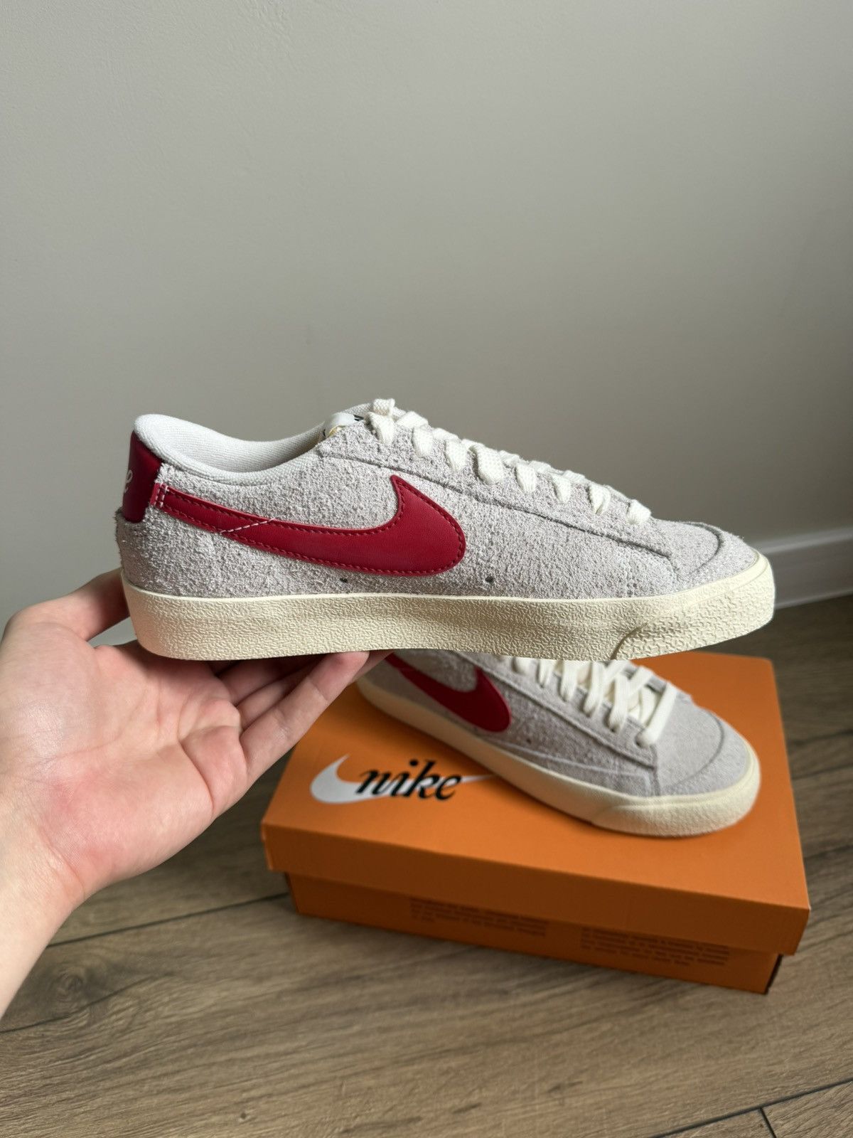 Nike Nike Blazer Low 77 Vintage Light Grey Red Size US 7 / IT 37 - 2 Thumbnail