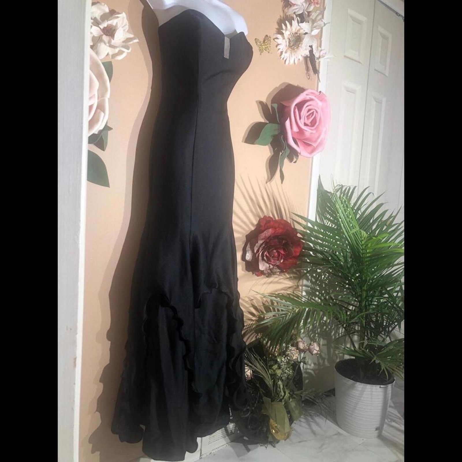 Rene Caovilla Dress gown strapless with verticle ruffle bottom Size S / US 4 / IT 40 - 3 Thumbnail