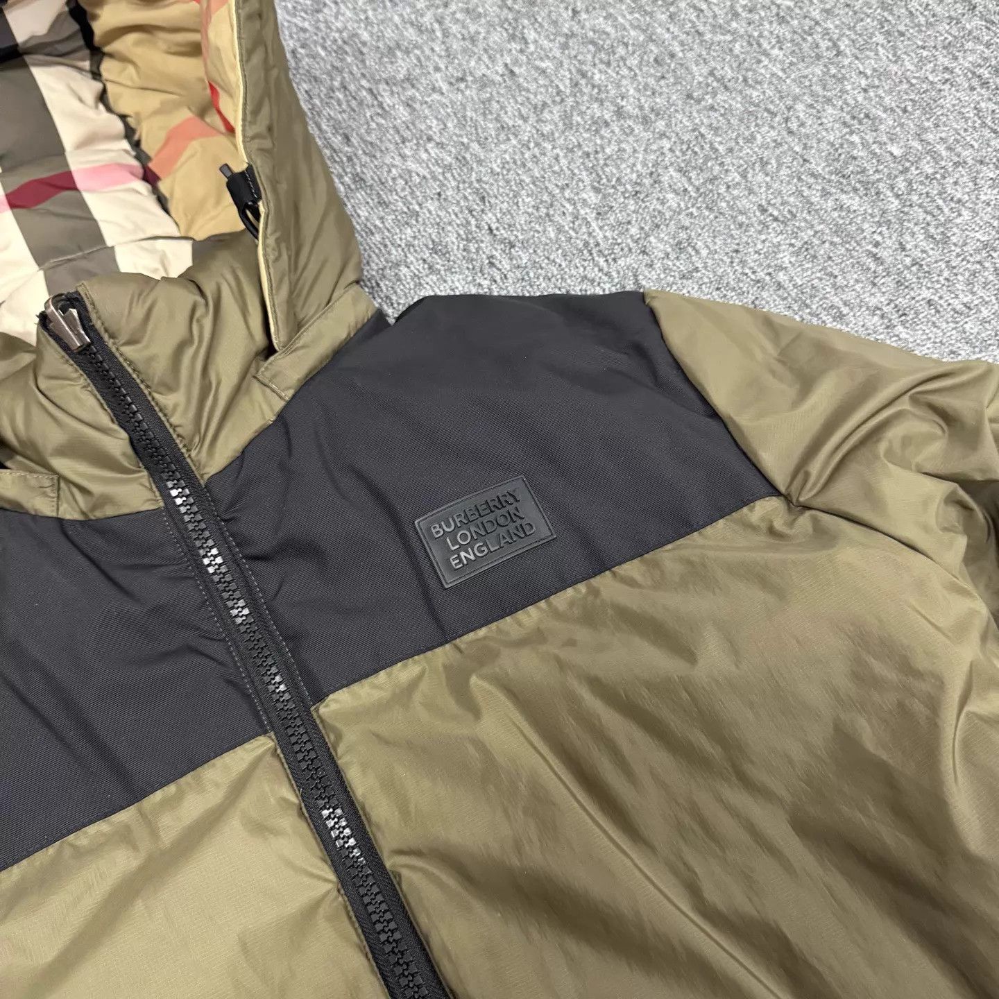 Burberry Burberry Double-Sided Check Recycled Nylon Puffer L 99 New Size US L / EU 52-54 / 3 - 5 Thumbnail