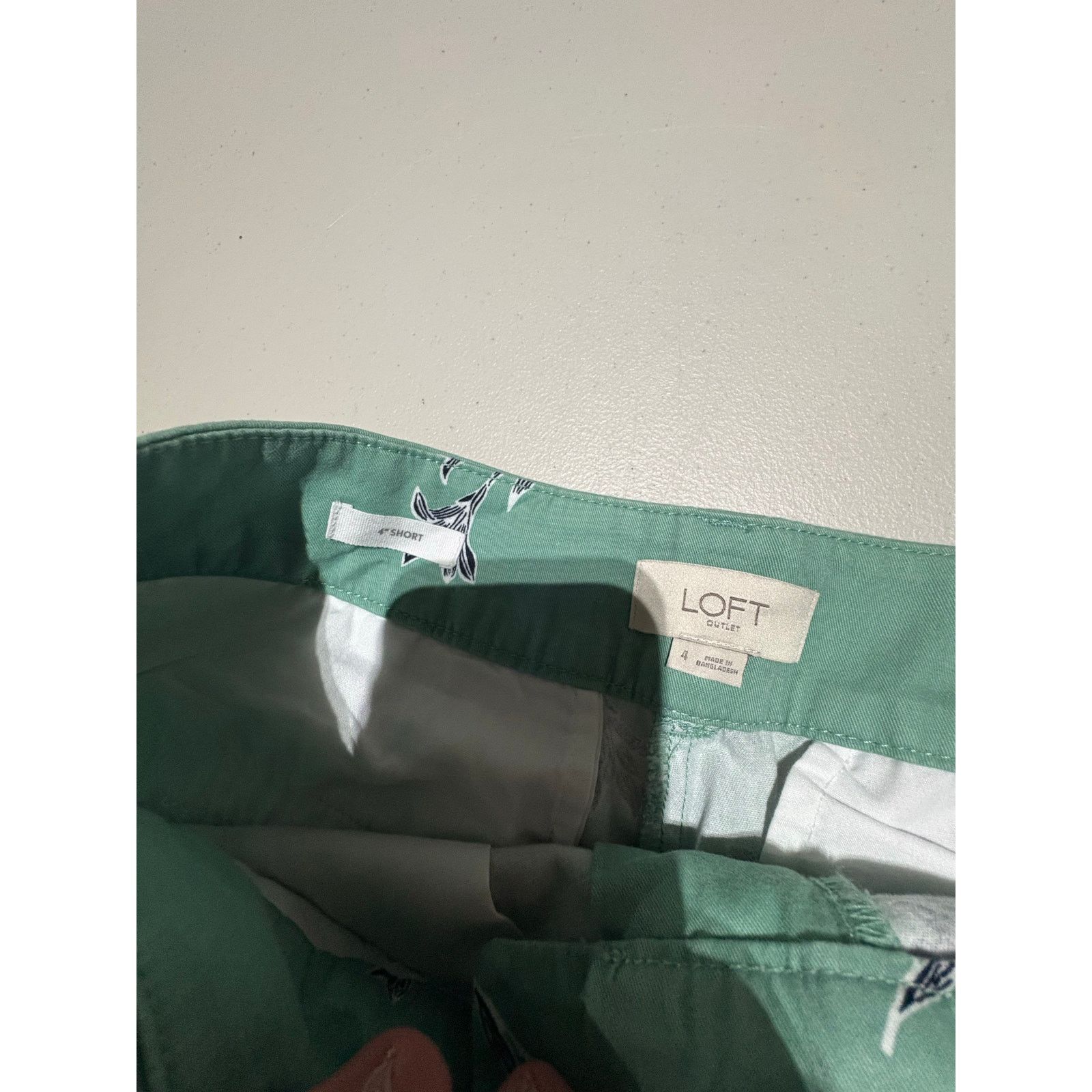 Loft LOFT Outlet Women’s Green Floral Shorts Size 4 Casual Size 27" / US 4 / IT 40 - 3 Thumbnail