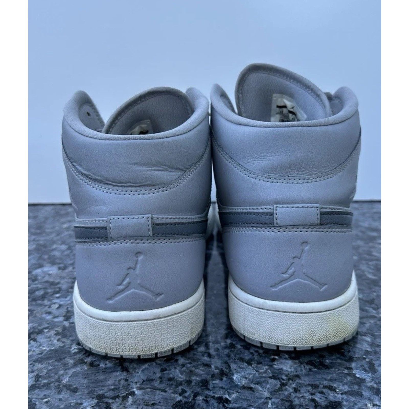 Nike Nike Air Jordan 1 Mid 'Wolf Grey' Size 12 554724-033 Size US 12 / EU 45 - 15 Thumbnail