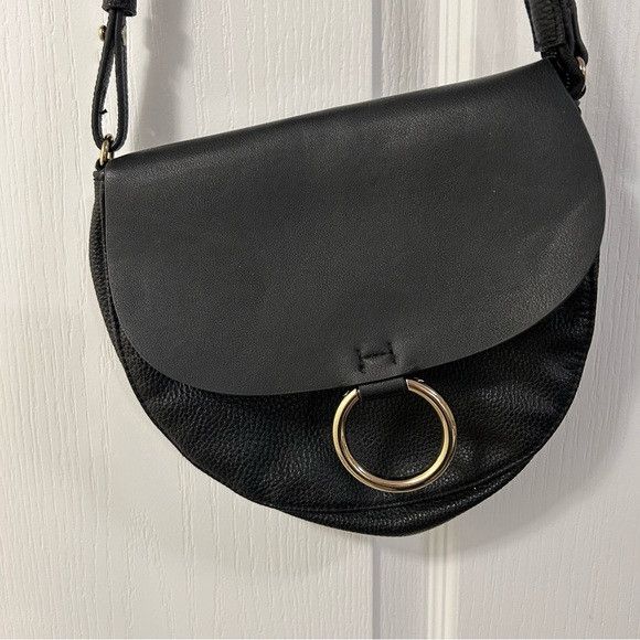 H&M H&M women's Saddle Crossbody Bag pebbled leathered Black Size ONE SIZE - 4 Thumbnail