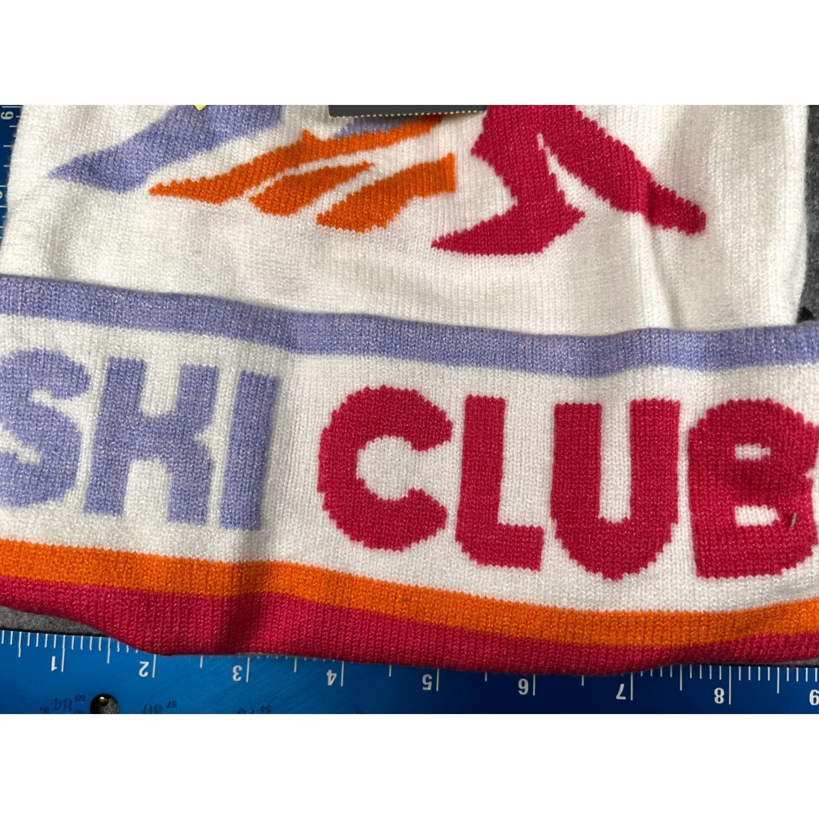 Vintage Ski Club All In Motion Beanie Toque Adult One Size White Viscose Blend Pom NEW Hat/Beanie Unisex Adults Mens Womens Girls Boys Size ONE SIZE - 2 Thumbnail