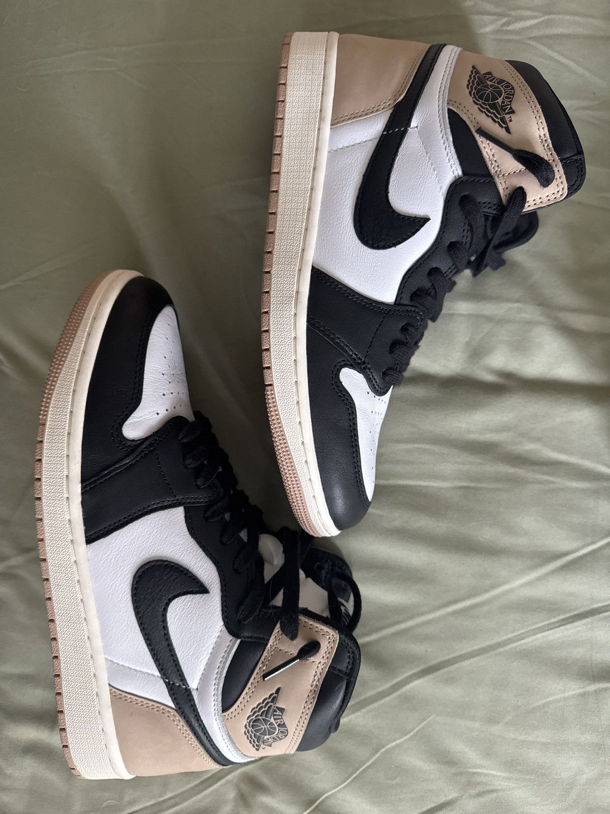 Jordan Brand Air Jordan 1 Retro Latte Size US 10.5 / IT 40.5 - 2 Thumbnail