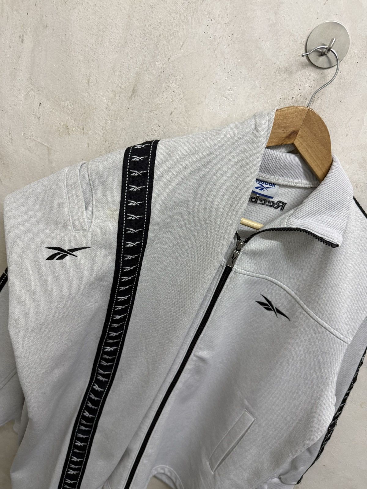 Reebok Vintage Reebok Side Tape Set Track Top Size US S / EU 44-46 / 1 - 2 Thumbnail