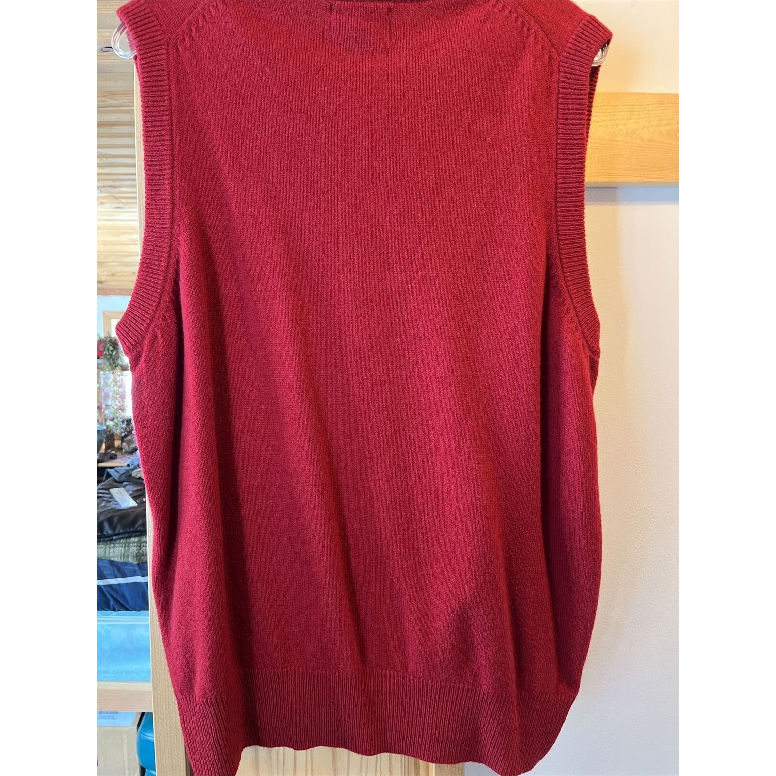 Pendleton Pendleton Vintage Men’s L Red Wool V Neck Sleeveless Sweater Size US L / EU 52-54 / 3 - 10 Thumbnail