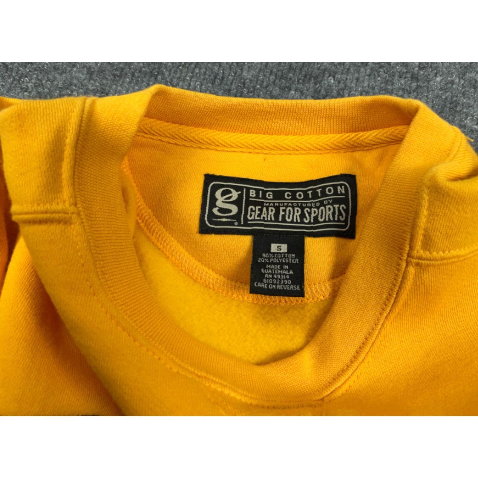 Vintage VINTAGE GEAR FOR SPORTS Buick Open Warwick Hills Yellow Embroidered Sweatshirt Men's Small Golf Retro Size US S / EU 44-46 / 1 - 5 Thumbnail
