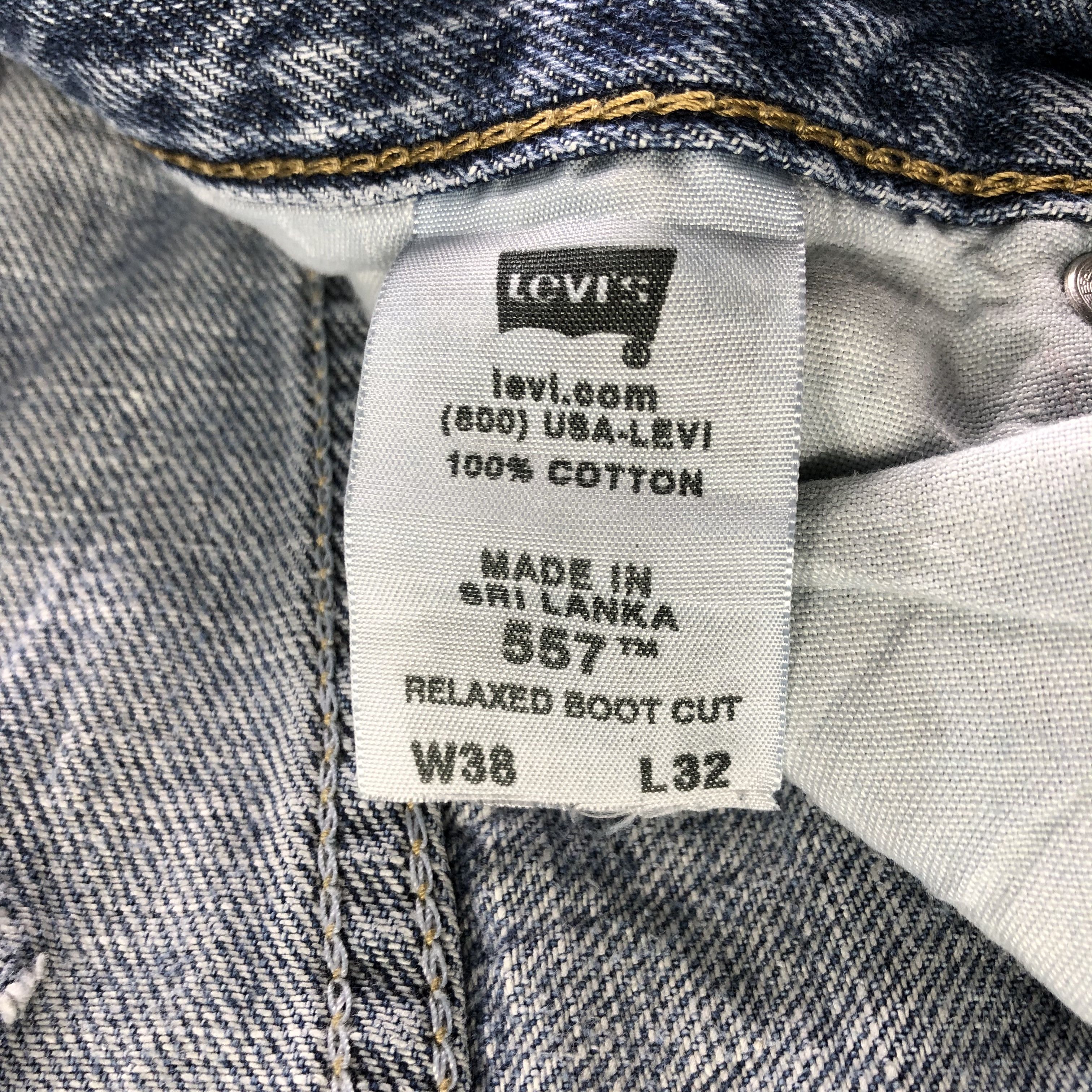 Levi's Vintage Blue Wash Levis 557 Jeans-J3383 Size US 39 - 10 Thumbnail