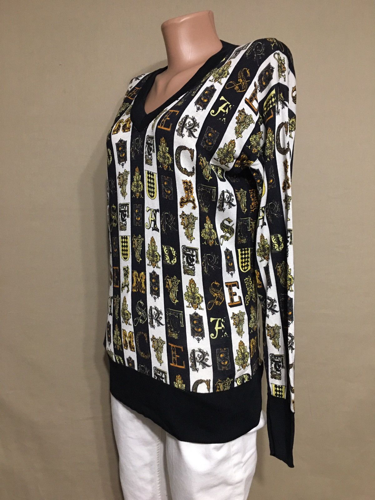 Versace VERSACE Virtus Silk Sweater Alphabet Black Gold Medusa EU38 Size S / US 4 / IT 40 - 3 Thumbnail