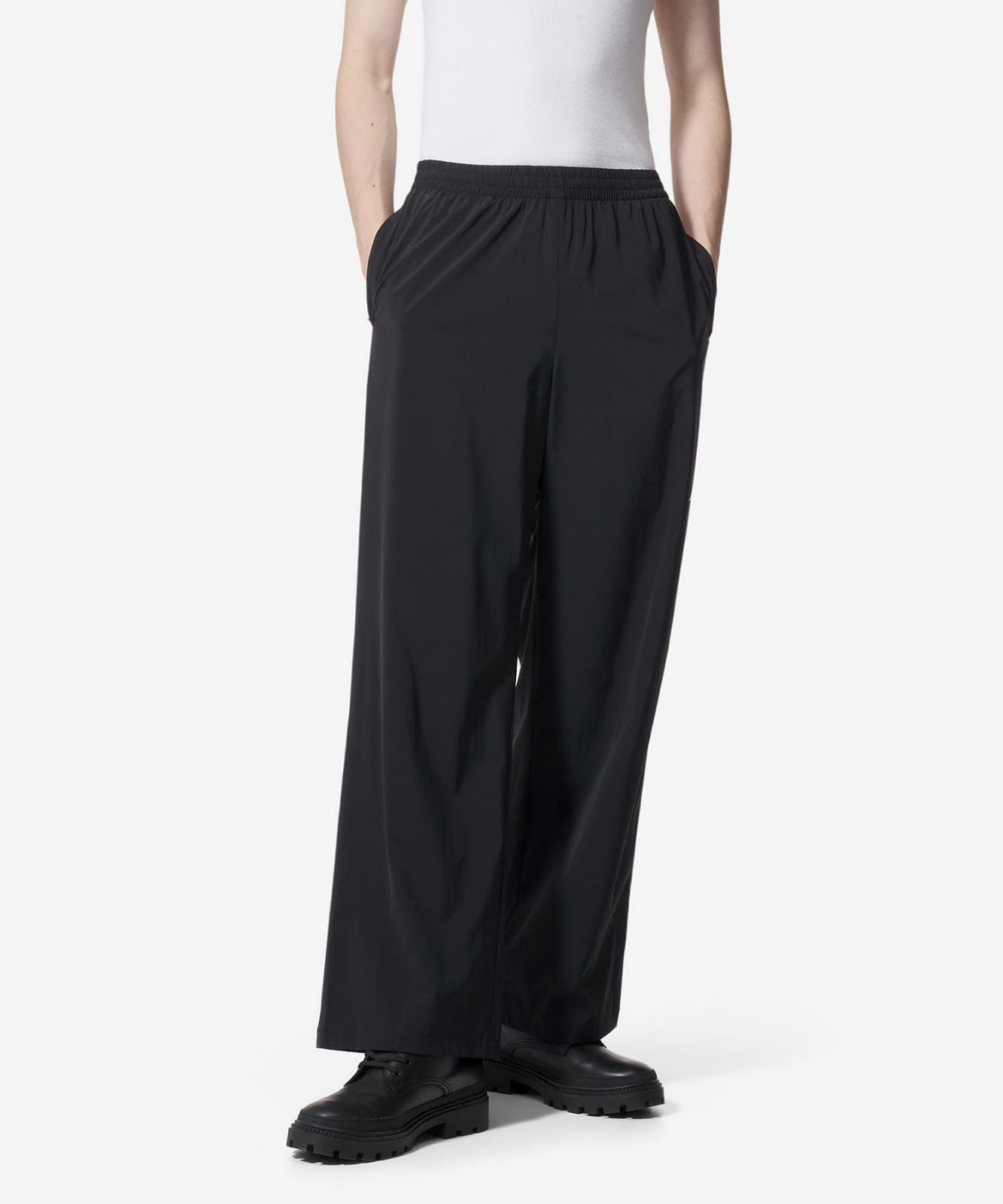 Balenciaga o1w1db10226 Track Pants in Black Size US 28 / EU 44 - 1 Thumbnail