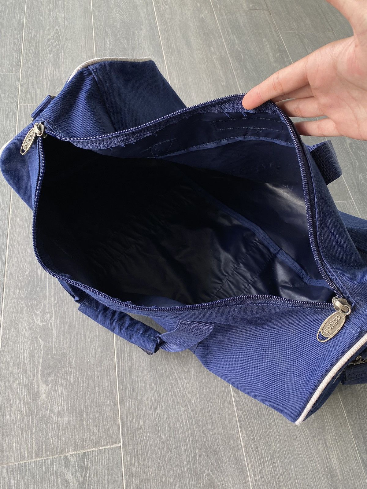 Adidas × Vintage Vintage 90’s Adidas International Streetball Duffle Bag Size ONE SIZE - 9 Thumbnail