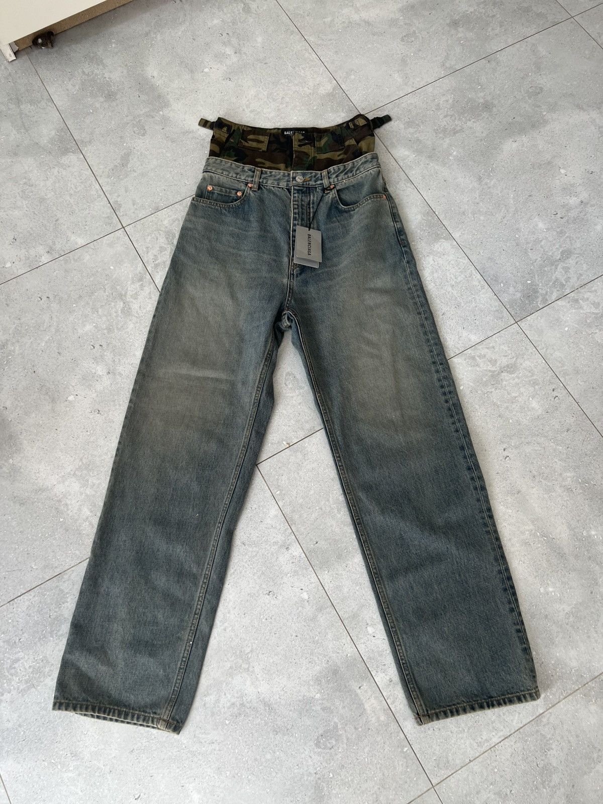 Balenciaga XXS double waist camo denim Size US 28 / EU 44 - 1 Thumbnail