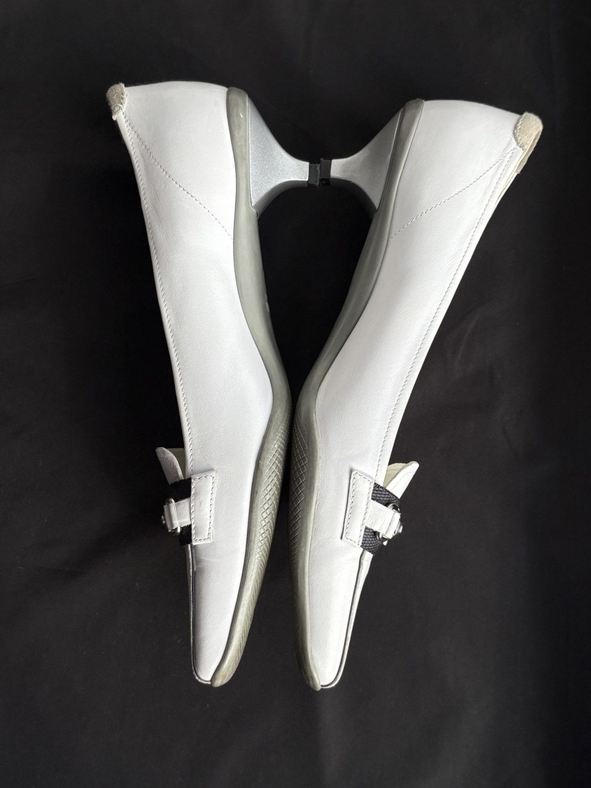 Prada × Vintage PRADA 2000s WHITE LEATHER KITTEN HEELS BUCKLE LOGO 36 US 5 Size US 6 / IT 36 - 8 Thumbnail