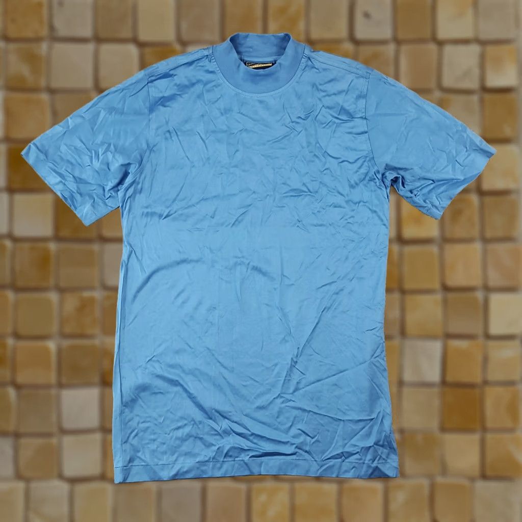 Vintage VINTAGE Outer Banks T-Shirt Shorts Sleeve Mock Turtle Neck Men S Blue Cotton Embroidered Logo 90s 00s Preppy Vintage Mens Shirt S Size 36R - 1 Thumbnail
