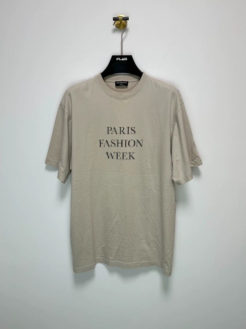 Balenciaga Balenciaga Fashion Week Blur Letter Short Sleeve Size US XS / EU 42 / 0 - 1 Thumbnail