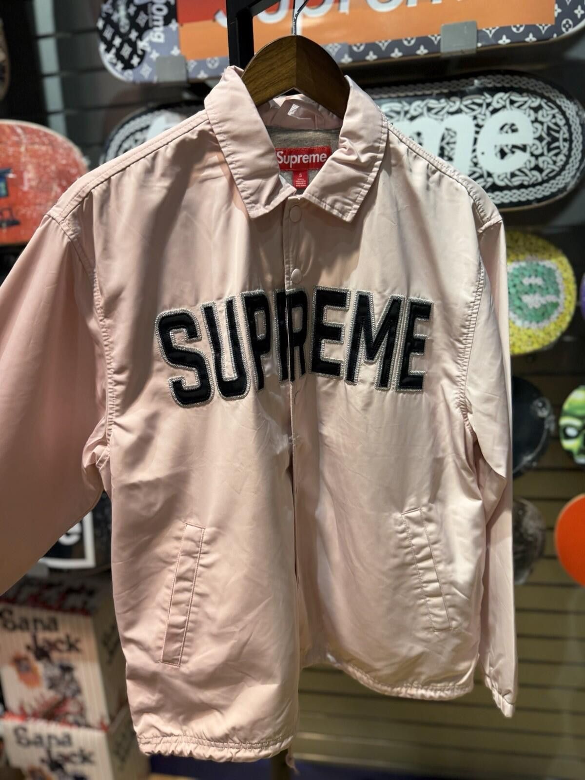Supreme Supreme SS26 Spellout Embroidered Jacket Pink Size Small Size US S / EU 44-46 / 1 - 3 Thumbnail