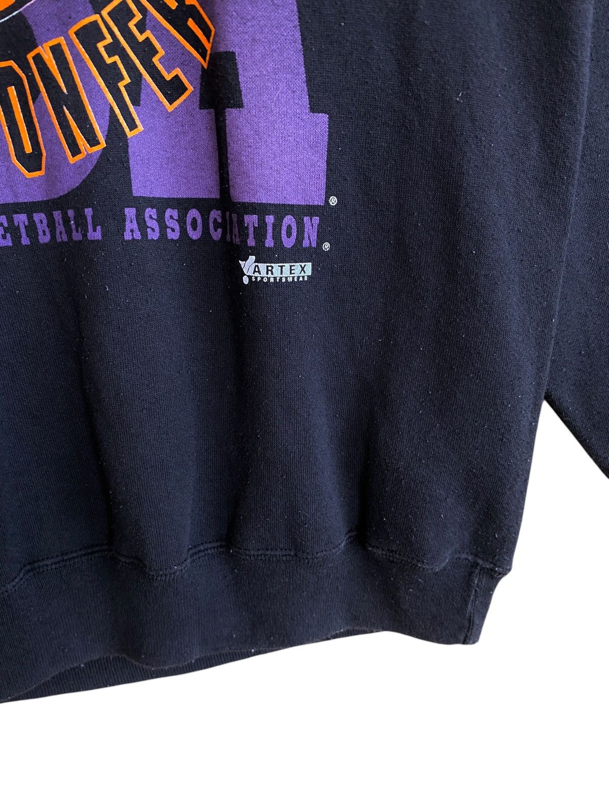 NBA Rare Vintage NBA Team Los Angeles Lakers Sweatshirt 1990s Size US L / EU 52-54 / 3 - 6 Thumbnail